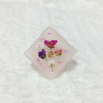 小花のダイヤ型リング