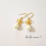リボン× しずくオーロラ パールピアス/イヤリング