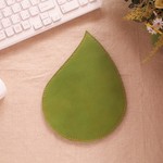 ～『一粒の涙』～ のような形をしたマウスパッド　牛革　抹茶きみどり色　＊㉞＊　