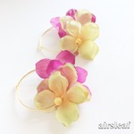 紫陽花の花びらフープピアス（パープルミックス）