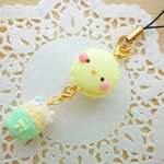 ひよこマカロン&ミニカップケーキのチャームセット/ストラップ