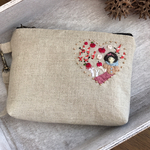 smow white  そのりんごは、、。刺繍ポーチ
