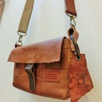 メッシュレザーのお財布付ショルダーバッグ＊キャメル革