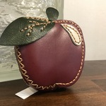 本革！アップル小銭入れ！