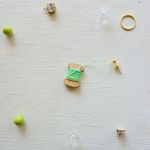 ちいさな糸巻きピアス＊スギの木