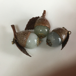 本翡翠のどんぐりころころ