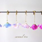 3色*ゆらゆら お花とパールのイヤリング*ピアス可