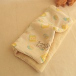 再販*8重ガーゼ大判ハンカチ*yellowビンテージうさぎ柄*20~22サイズ