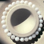 ★精神安定・安眠・平安・魔除★仏教の七宝の一つ　シャコガイ　6mm　ブレス