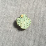 陶ブローチ サボテン