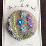 花刺繍 ブローチ