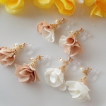 （再販♪）お花のタッセル風イヤリング/ピアス