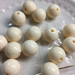 アクリルラウンドビーズ アイボリー
