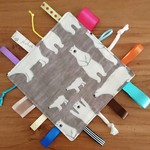 カシャカシャ♪タグおもちゃ くま＊いちご リバーシブル♪