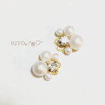 25.クリスタルビジューとシュガーパールのピアス