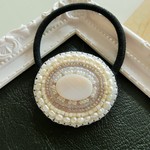 シェルのビーズ刺繍ヘアゴム