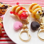【新作】デザートタイプのミニホットケーキタワーキーホルダー＊ハートマカロン付