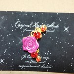 薔薇とレッドストーンのイヤーカフヾ(^^ )