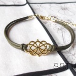 シンプルな透かしパーツのブレスレット＊モスグリーン