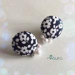 パール付きくるみボタンピアス