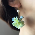 flower dream アシンメトリーピアス       春夏＊ 結婚式＊浴衣＊花＊夏