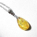 ✨金針びっしり・虹入り✨ゴールドタイチンルチルクォーツ（太金針水晶）　天然石ペンダント（チェーン・silver925）