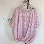 さくらピンクのドレープブラウス