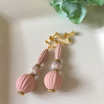 アクリルビーズイヤリング