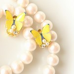 小さな蝶々のひと休み…。ピアスorイヤリング《受注制作》