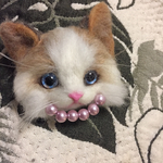 羊毛フェルトラグドール猫のブローチ