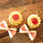 絞り出しクッキーのピアス　いちご