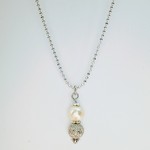 きらめく清楚系シルバーネックレス　コットンパール＆スターダストボール