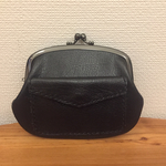【y様ご予約品】外ポッケがついた、本革ぺたんこ親子がま小銭入れ（ツヤツヤ黒レザー）