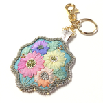 リボン刺繍のお花畑キーホルダー