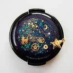 【momotoraran様オーダー】猫と宇宙の一眼レフレンズキャップ 52mm