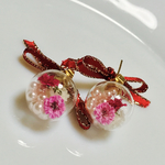ガラスドーム ピアス かすみ草
