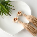再再…再販しました。♡ビーズ刺繍タッセルイヤリング（ベージュ）