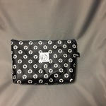 【b様オーダー品】ume＊mew 仕切りのあるラミネートポーチ大（ネコ水玉／クロ）