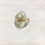 かすみ草とパールのリング