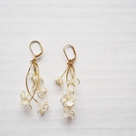 白い小花のボタニカルピアス/イヤリング
