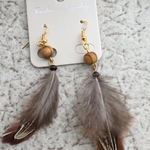 ウッドと羽根のピアス