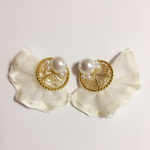 【再販＊着画あり】パールとオーガンジーリボンのピアス/イヤリング