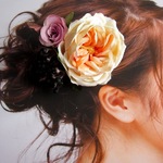 和　オールドローズのコサージュ・ヘアアクセサリー　アイボリー　ホワイト