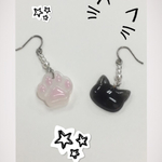 黒猫と肉球のレジンピアス & イヤリング