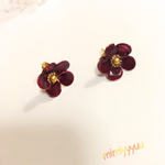 送料無料❤️小さな梅の花ピアス