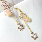 お星さまとお花の春色ピアス