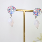 レッド×ブルー　カスミ草イヤリング【シルバーカラー】