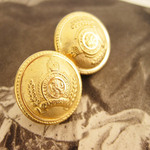 ■再販ラスト■10個入■15mm■　ビンテージボタン (ゴールドエンブレム)　アクセサリーに最適!!　［0989] 