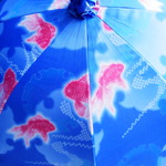 浴衣から生まれた日傘　恋金魚
