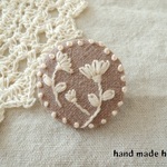アンティークフラワー　刺繍ブローチ